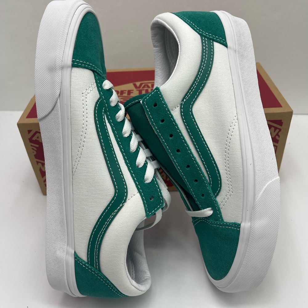 Vans Men’s Style 36 'Classic Sport - Cadmium Green Sneakers
VN0A54F69YE
Stylish - Picture 12 of 16